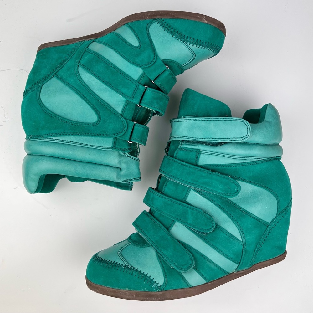 Sneaker wedges